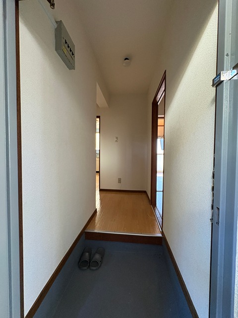 津田コーポの玄関写真