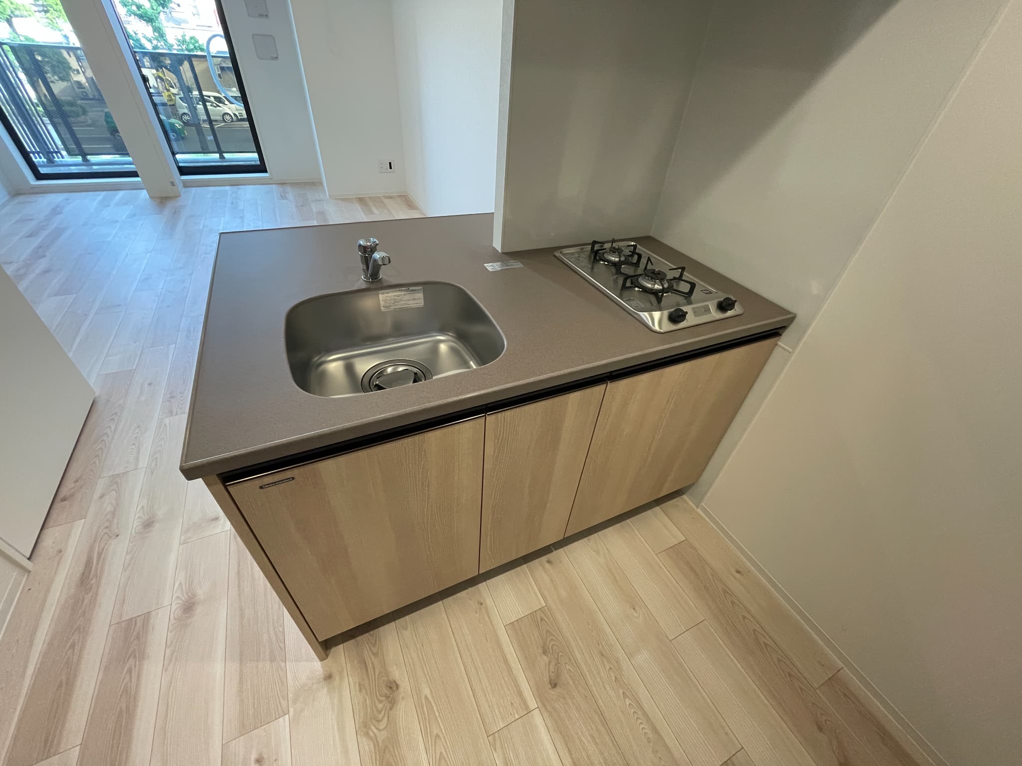 キッチン　同タイプ別部屋の写真になります。