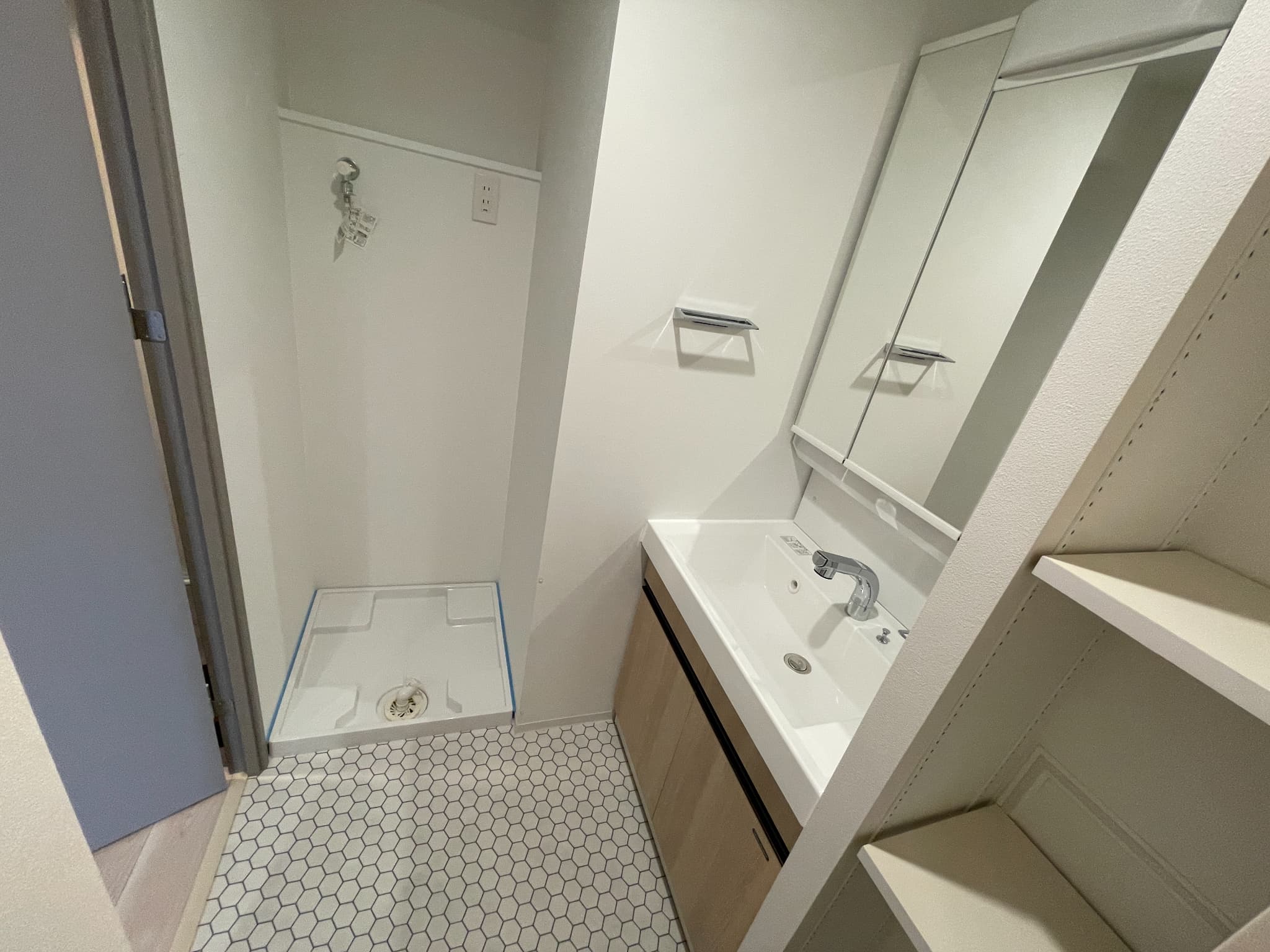 洗面設備　同タイプ別部屋の写真になります。