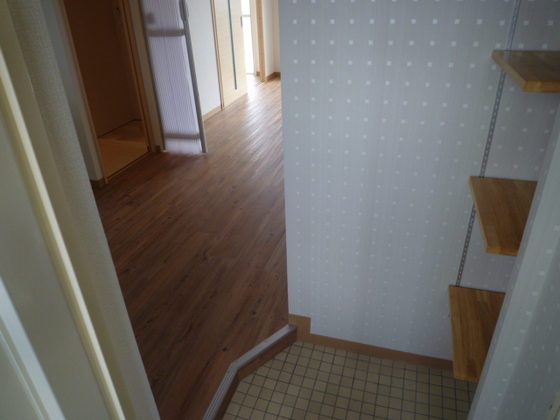 玄関　※別部屋の写真です