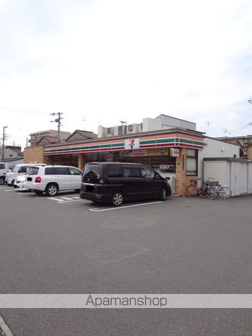 コンビニ　セブンイレブン（コンビニ）まで325m