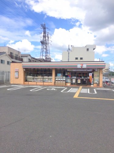 コンビニ　セブン－イレブン 守口寺方本通２丁目店（コンビニ）まで345m