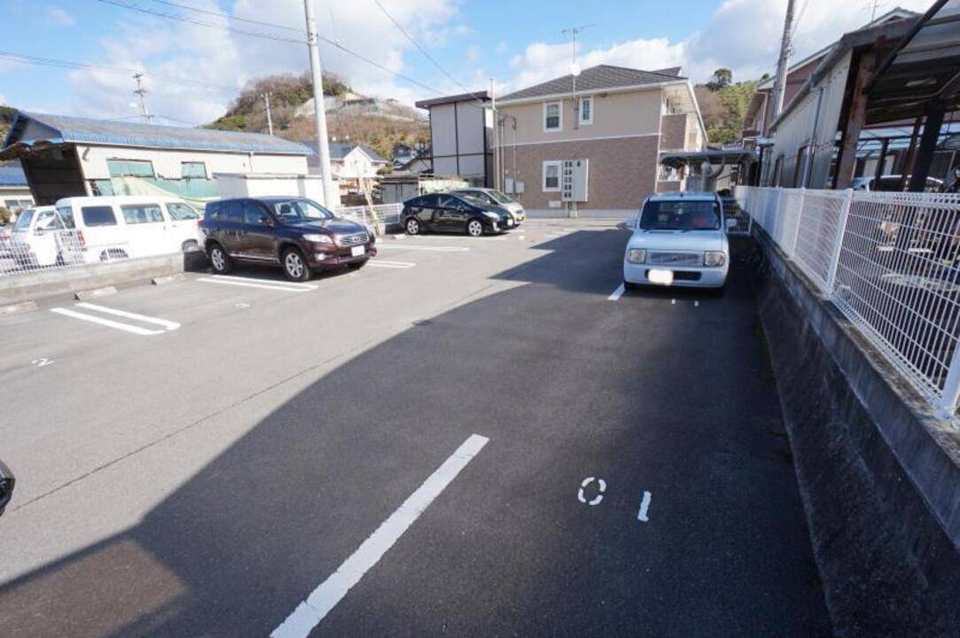 駐車場　駐車場