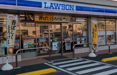 コンビニ　ローソン 深谷上柴町西三丁目店（コンビニ）まで939m