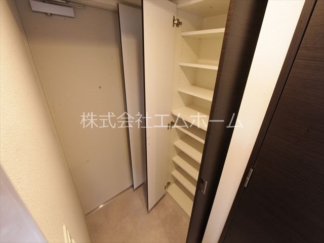 玄関　玄関（シューズボックス付）