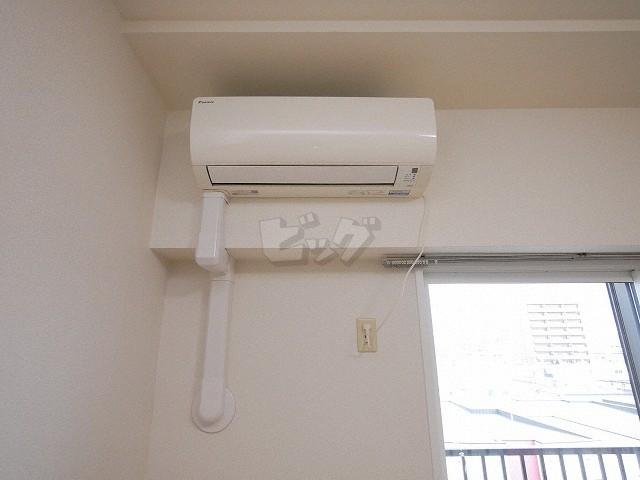 その他　夏もカラッと快適なエアコン付き♪