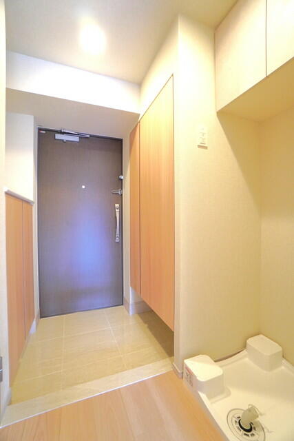 玄関　※写真は同タイプ住戸です。