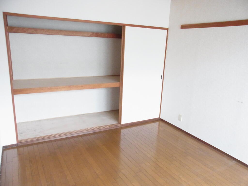 収納　※同物件別号室の参考写真です。