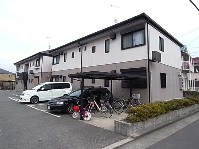 建物外観　Ｌ棟外観・奥Ｋ棟外観