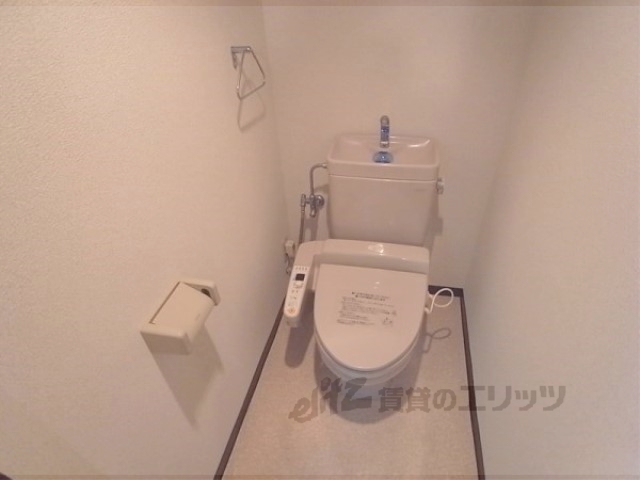 トイレ　ウォシュレット付です