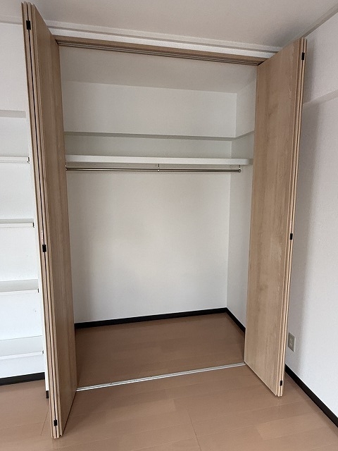 収納　洋室６畳の収納