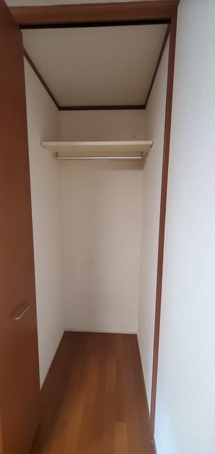 収納　天井まで高さがあるクロゼット