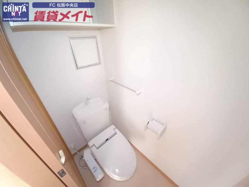 トイレ　同型反転参考写真です