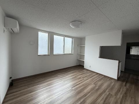 愛というなのもとにの居間写真