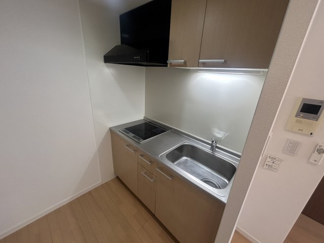 キッチン　IHコンロが2口ついたキッチンです。