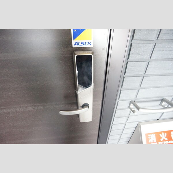 玄関　カードキー