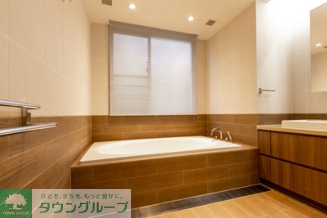 バス・シャワールーム　※写真は同タイプ住戸です。