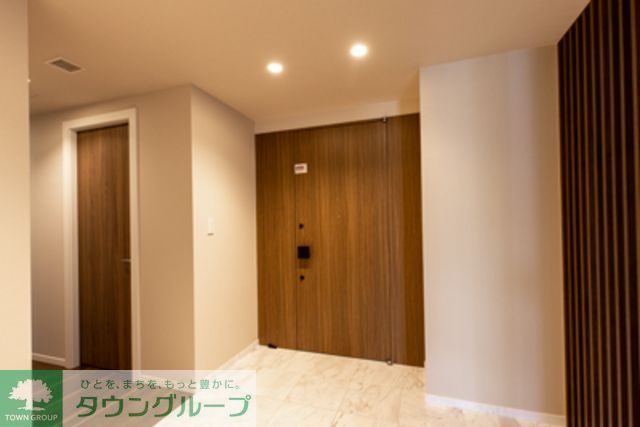 玄関　※写真は同タイプ住戸です。