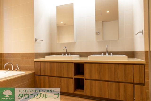 洗面設備　※写真は同タイプ住戸です。
