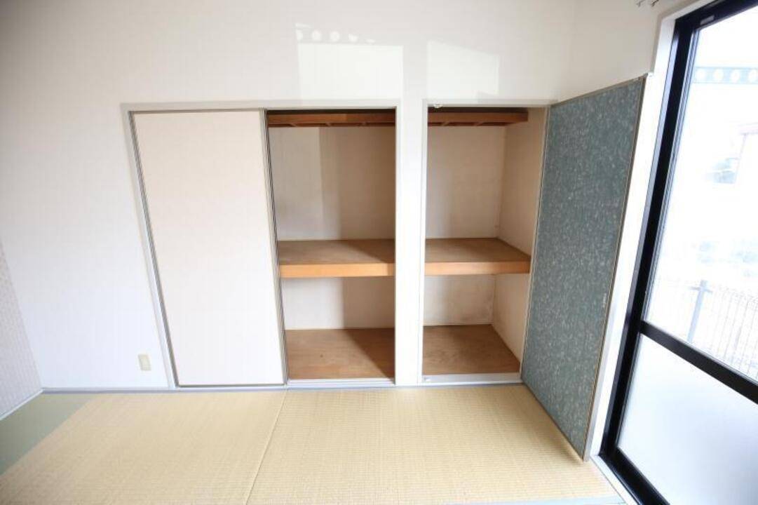 収納　押入れ