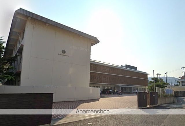 小学校　府中小学校（小学校）まで621m