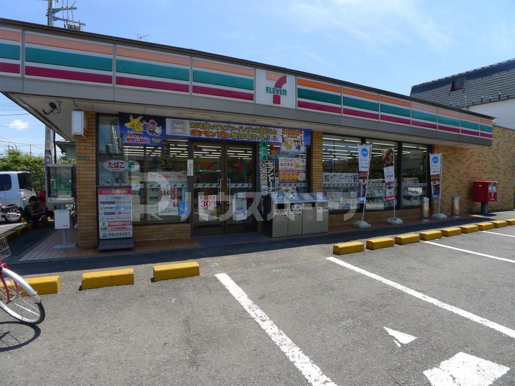 コンビニ　セブンイレブン足立六木店（コンビニ）まで170m