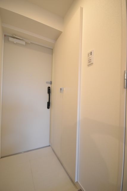 玄関　※別号室の参考写真