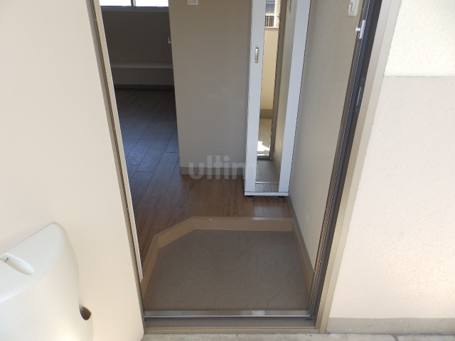 玄関　同じタイプのお部屋の写真です。ご参考までに
