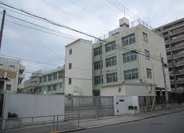 中学校　大阪市立堀江中学校（中学校）まで992m