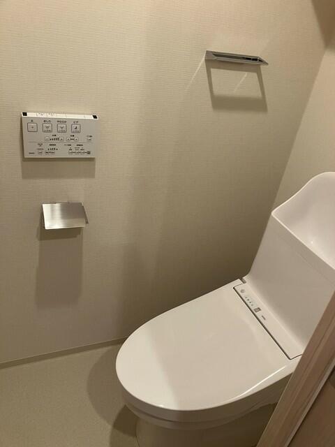 トイレ　※写真は同タイプ住戸です。