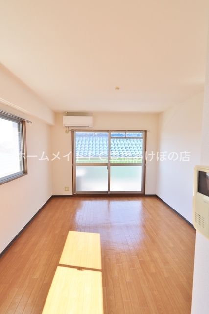 居室・リビング　同型別部屋写真