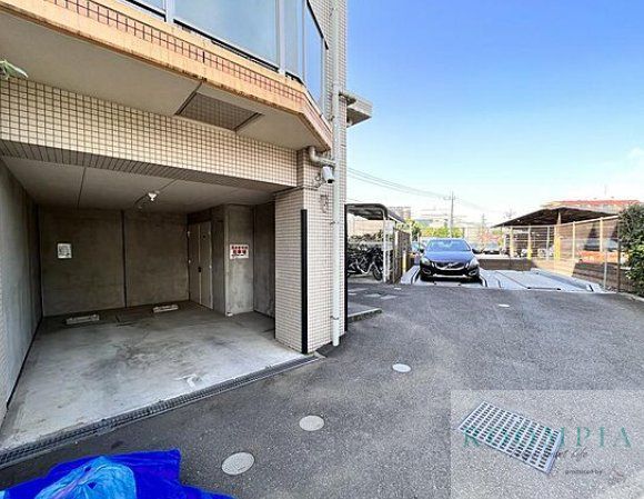 駐車場　駐車場