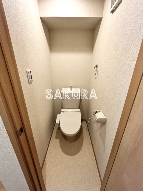 トイレ　嬉しい温水洗浄便座♪