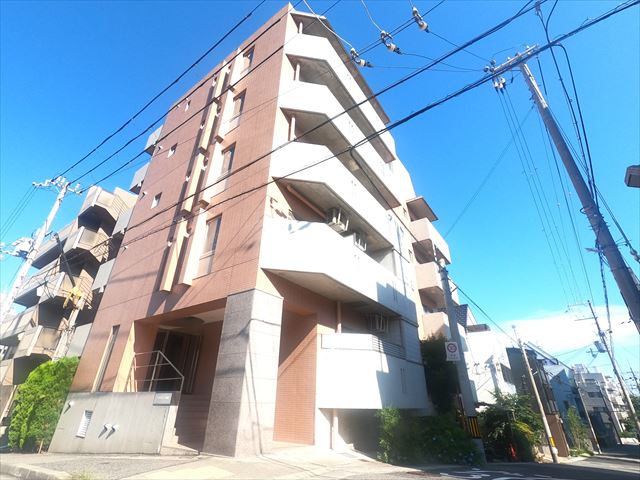 建物外観　阪急御影駅前のマンションです