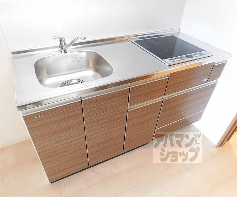 キッチン　２口ＩＨの広々キッチンです。