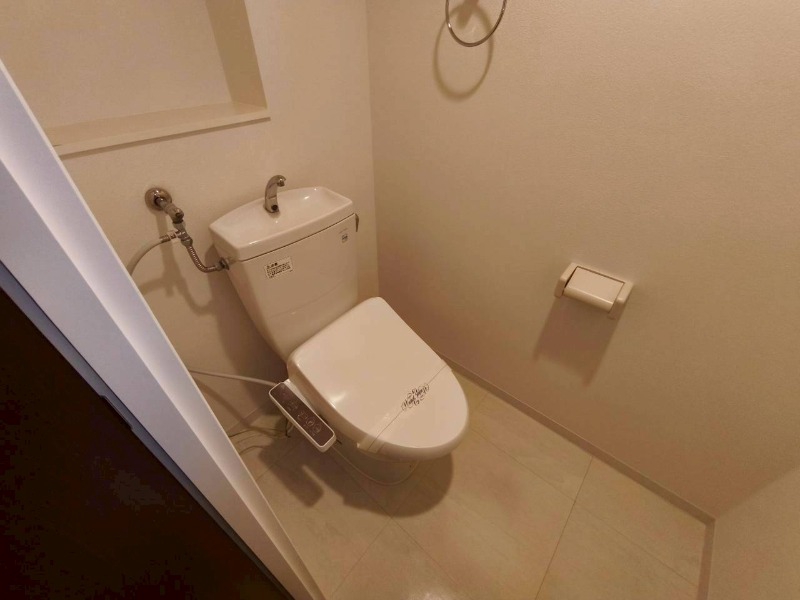 トイレ　トイレです。ウォシュレット付を探している方、おすすめです。