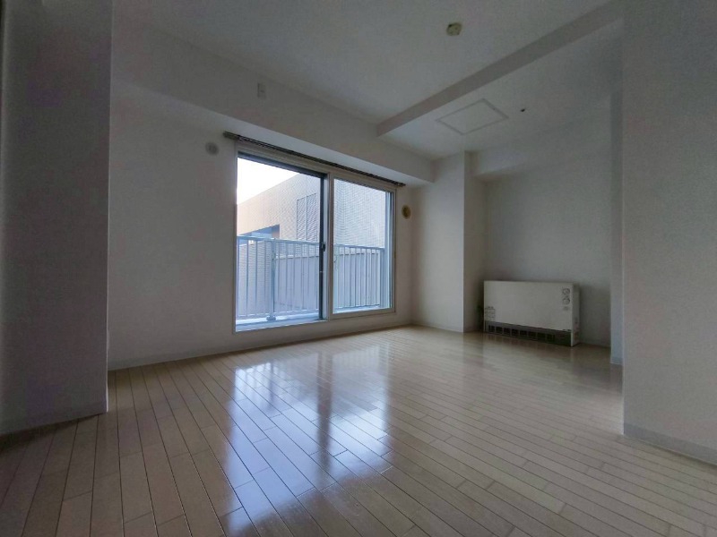 居室・リビング　広くてキレイなお部屋が広がっていて、充実した生活が送れそう。