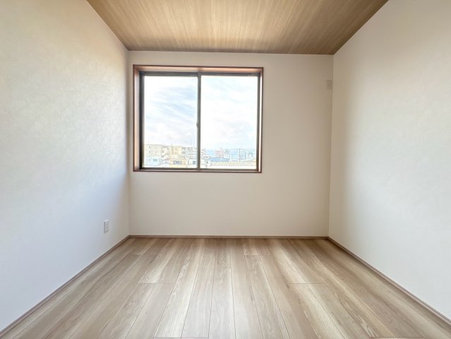 今津山中町戸建Aの居間写真