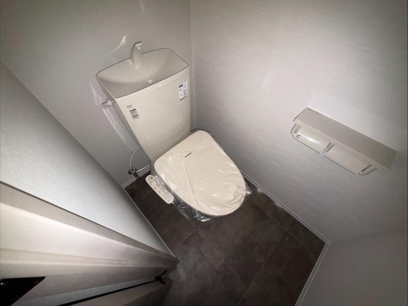 トイレ　こちらはトイレです。清潔感があり、安心して使用できます。
