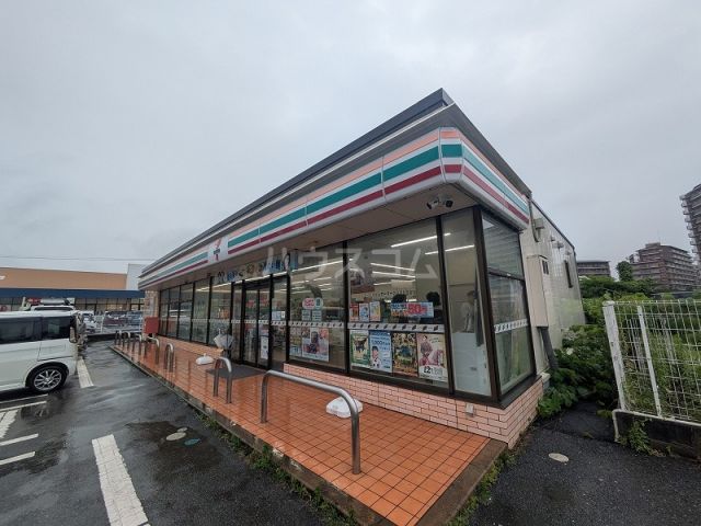 コンビニ　セブンイレブン 千葉北総病院前店（コンビニ）まで936m