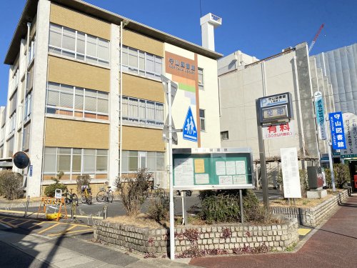 図書館　名古屋市守山図書館（図書館）まで586m