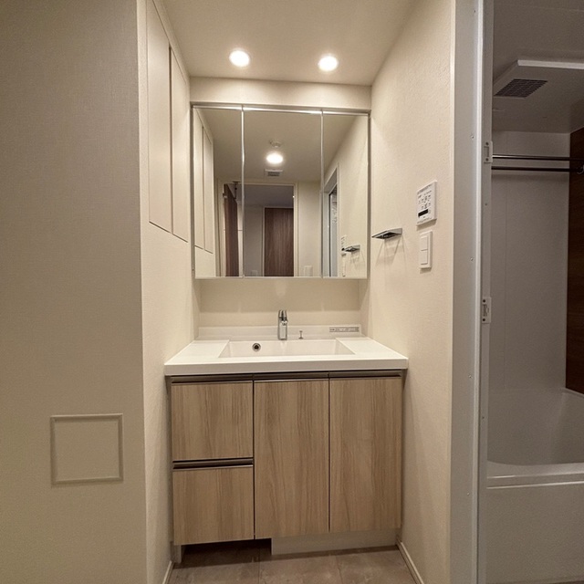 洗面設備　※写真は同タイプ住戸です。