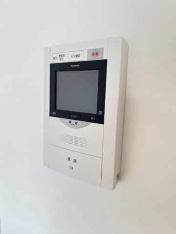 セキュリティ　訪問者の顔を確認できるTVモニタ付きインターホン♪