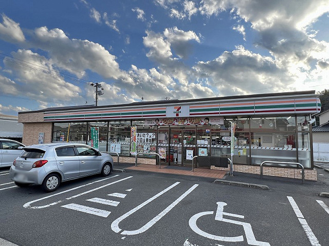 コンビニ　セブン-イレブン杵築北浜店（コンビニ）まで300m