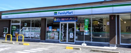 コンビニ　ファミリーマート　甲西日枝店（コンビニ）まで464m