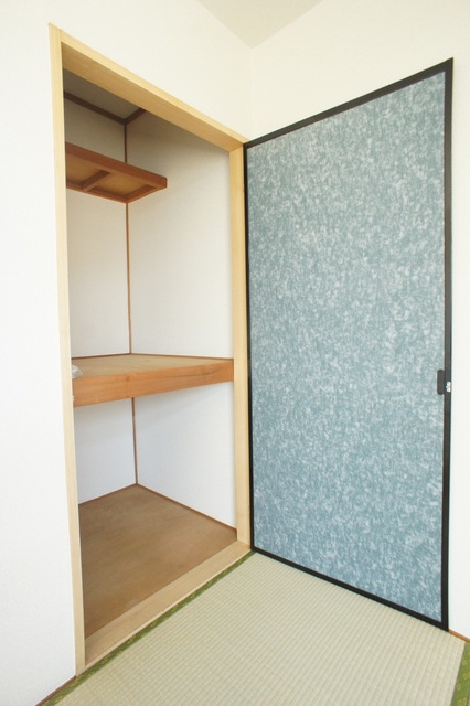 収納　奥行のある収納付です！増えがちな荷物をスッキリ収納できます！