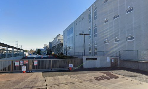 中学校　守谷市立守谷中学校（中学校）まで542m
