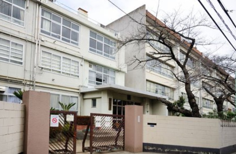 中学校　川崎市立住吉中学校（中学校）まで277m