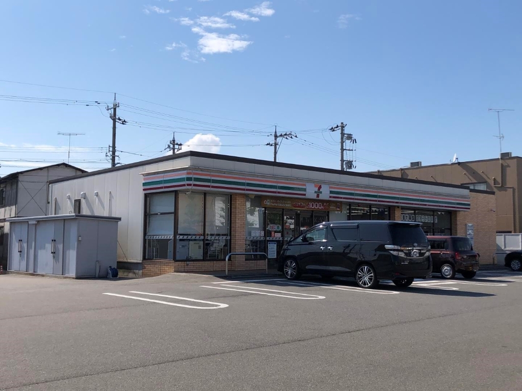 コンビニ　セブンイレブン 福井つくし野店（コンビニ）まで597m