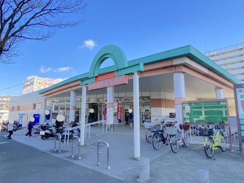 スーパー　デイリーカナート鶴山台店（スーパー）まで1045m